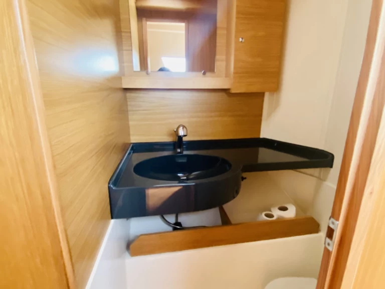 Wynajem łodzi Olbia tanio C-CAT 37