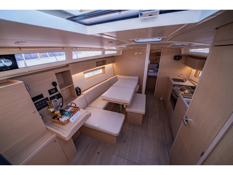 Wynajem łodzi Lefkáda tanio Oceanis 37.1