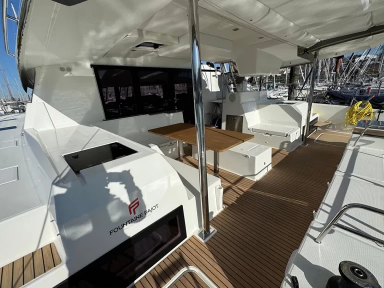 Wynajem Katamaran w Le Marin - Fountaine Pajot Sanoa
