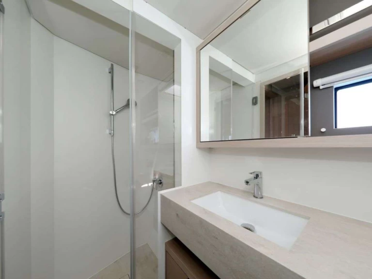 Wynajem łodzi Kastel Gomilica tanio Lagoon 55