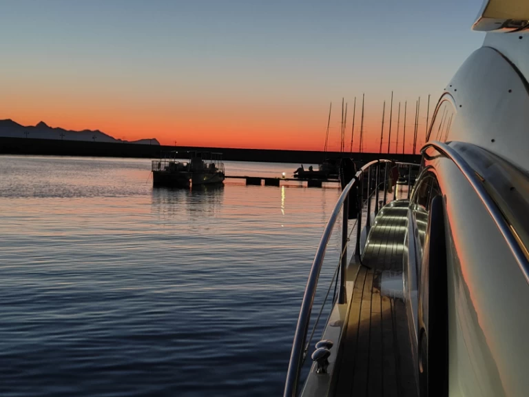 Wynajem Luksusowy jacht Sunseeker z patentem 