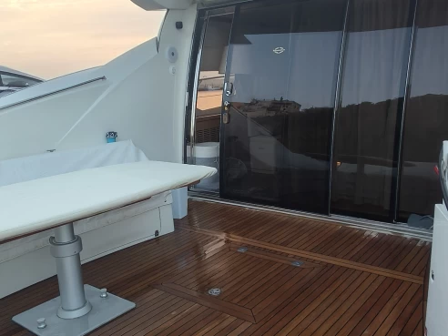 Sunseeker Predator 72 między profesjonalistami a osobami prywatnymi w Balestrate