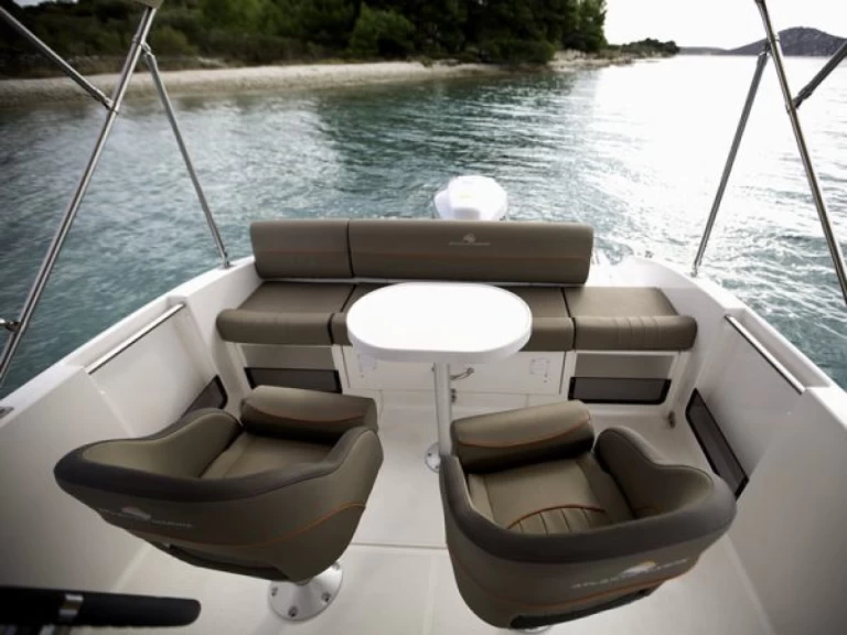 Wynajem Motorówka Atlantic z patentem 