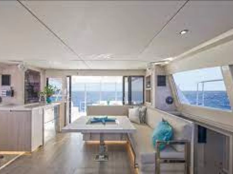 Wynajem łodzi Phuket Yacht Haven Marina tanio Leopard 43