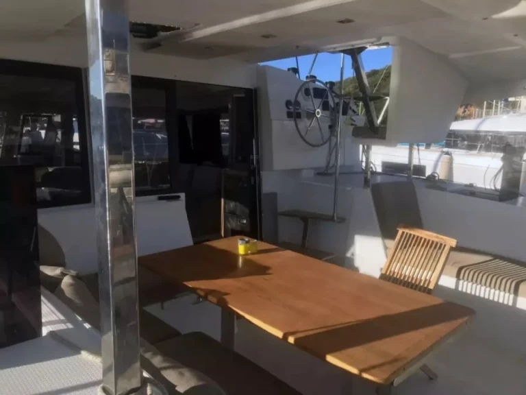 Wynajmij Katamaran z lub bez skippera Fountaine Pajot w Olbia