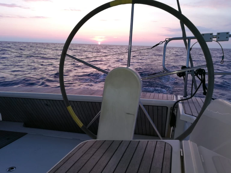 Wynajmij Bavaria Cruiser 46 w Olbia