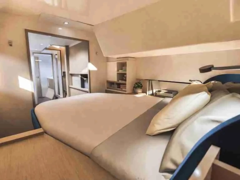 Fountaine Pajot New 41 między profesjonalistami a osobami prywatnymi w Rodi Garganico