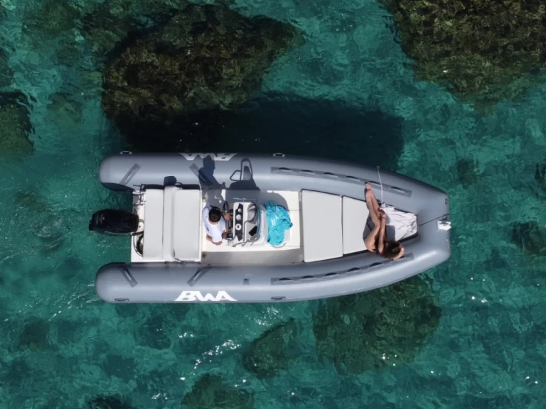 Wynajmij Bwa Bwa 550 w Cagliari