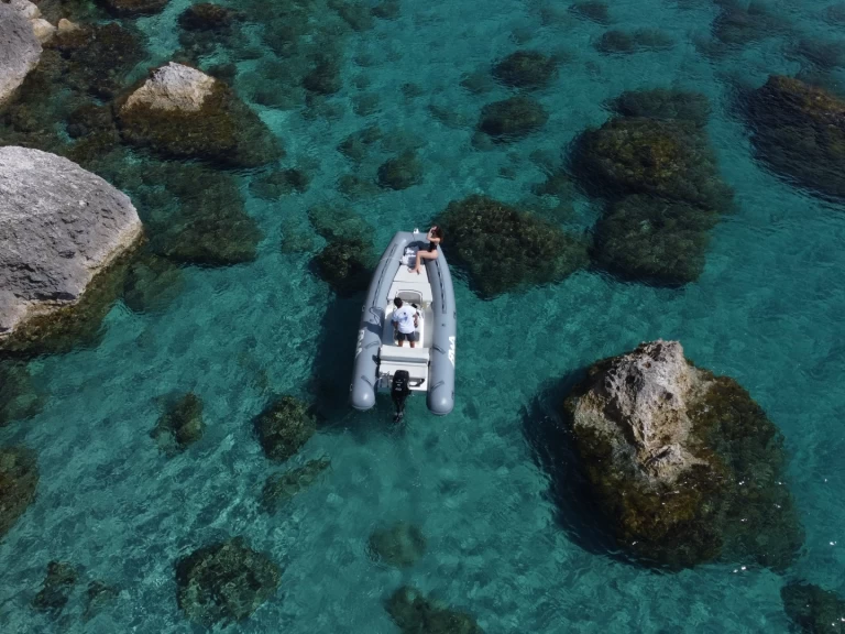 Wynajmij Łódż półsztywna z lub bez skippera Bwa w Cagliari