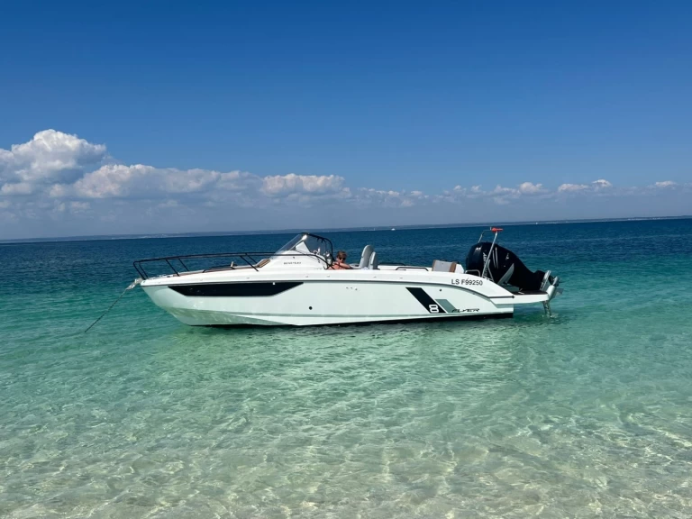 Wynajem Motorówka Bénéteau z patentem 