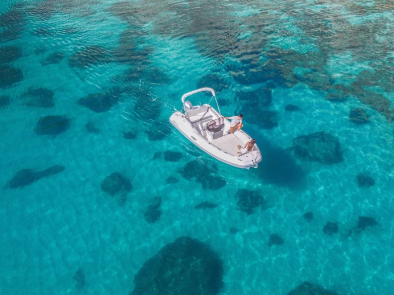 Wynajmij Łódż półsztywna z lub bez skippera Salpa w Cagliari