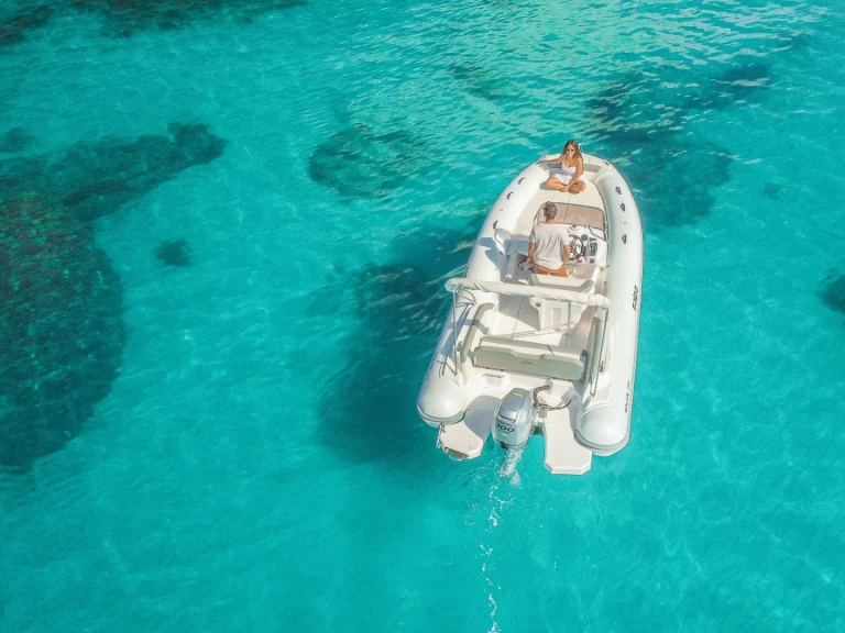 Wynajem Łódż półsztywna Salpa z patentem 