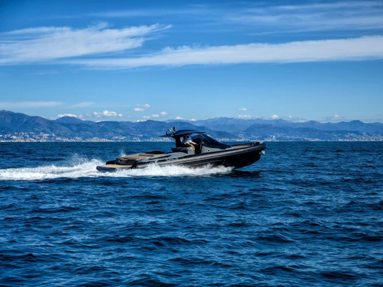 Wynajem Motorówka Sacs z patentem 