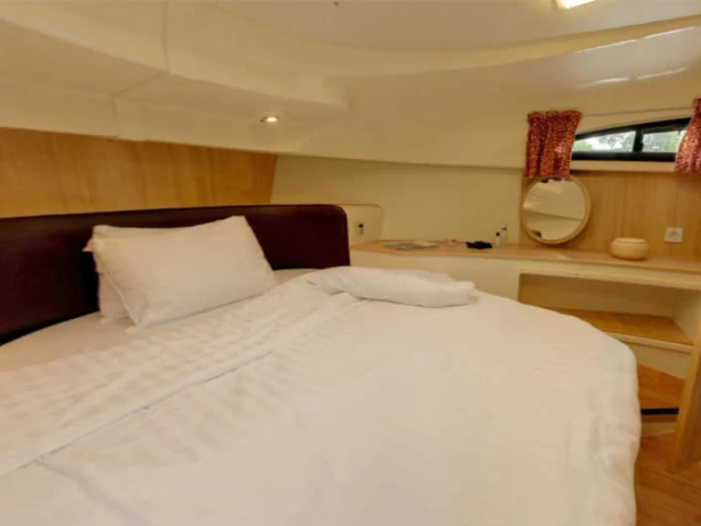 Le Boat Mystique między profesjonalistami a osobami prywatnymi w Trèbes