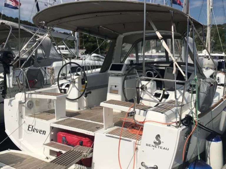 Wynajem łodzi Split tanio Oceanis 38.1