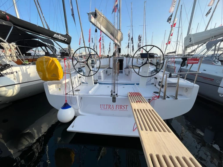 Wynajmij Bénéteau First 36 w Split