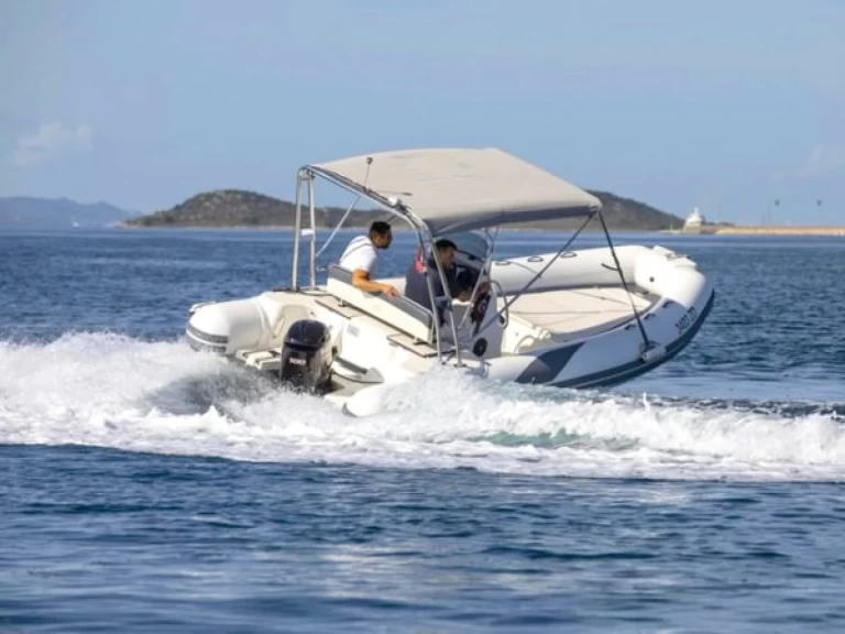 Wynajmij Łódż półsztywna z lub bez skippera Bsc w Preko