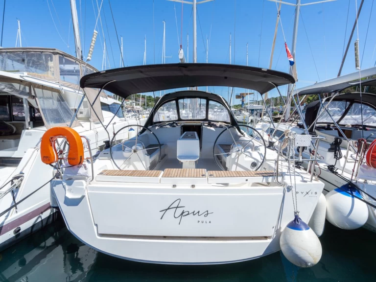 Wynajmij Dufour Dufour 412 Grand Large w Pula