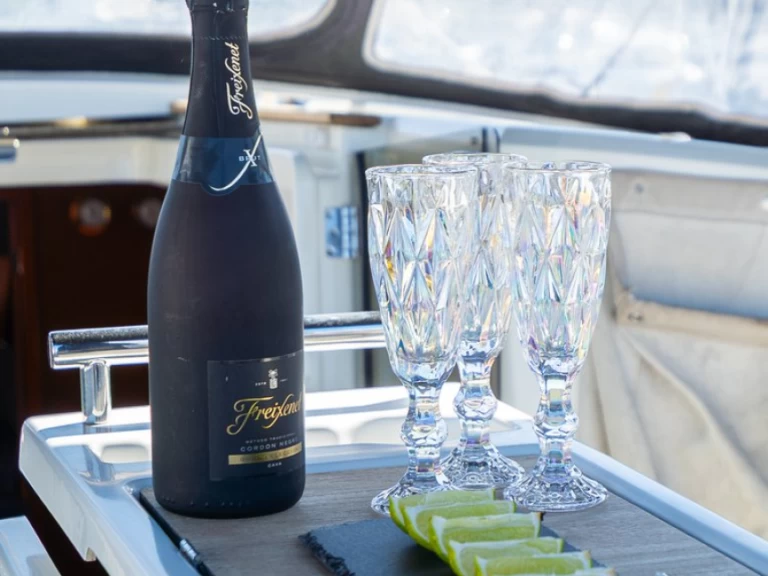 Wynajmij Bénéteau Oceanis 38.1 w Pula