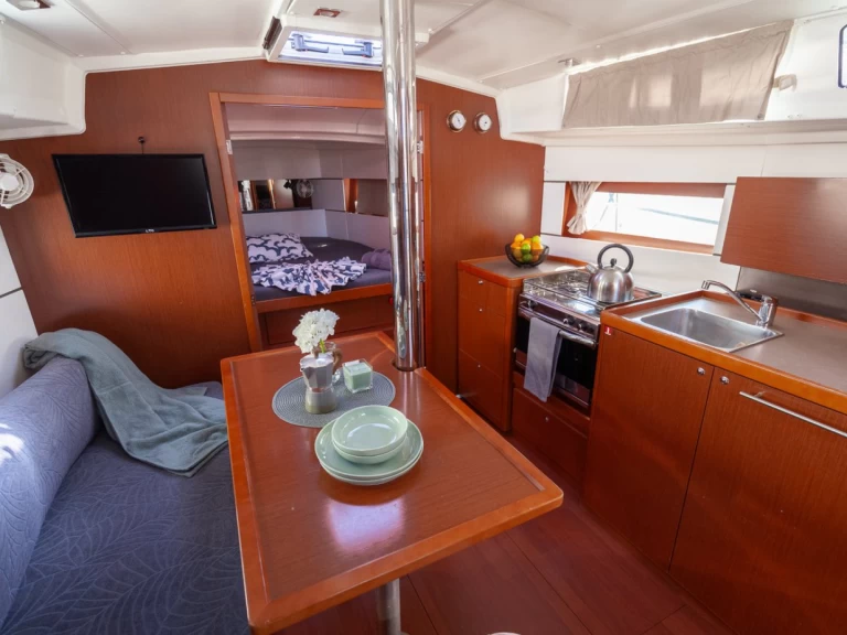 Wynajem Żaglowiec w Pula - Bénéteau Oceanis 38.1