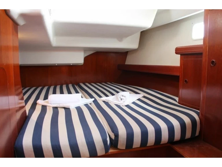 Wynajmij Żaglowiec z lub bez skippera Bénéteau w Nikiána