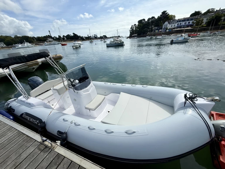 Wynajem łodzi Capelli Tempest 630 w Combrit na SamBoat 