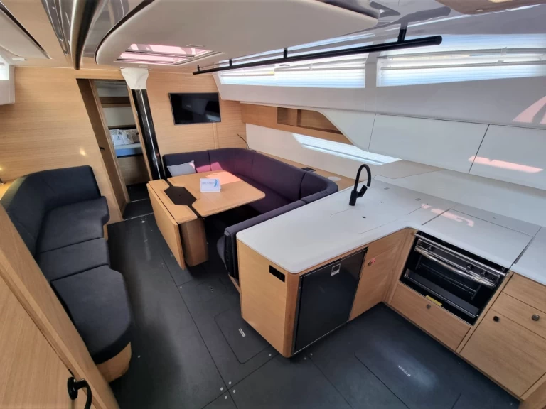 Elan Elan E6 między profesjonalistami a osobami prywatnymi w Punat