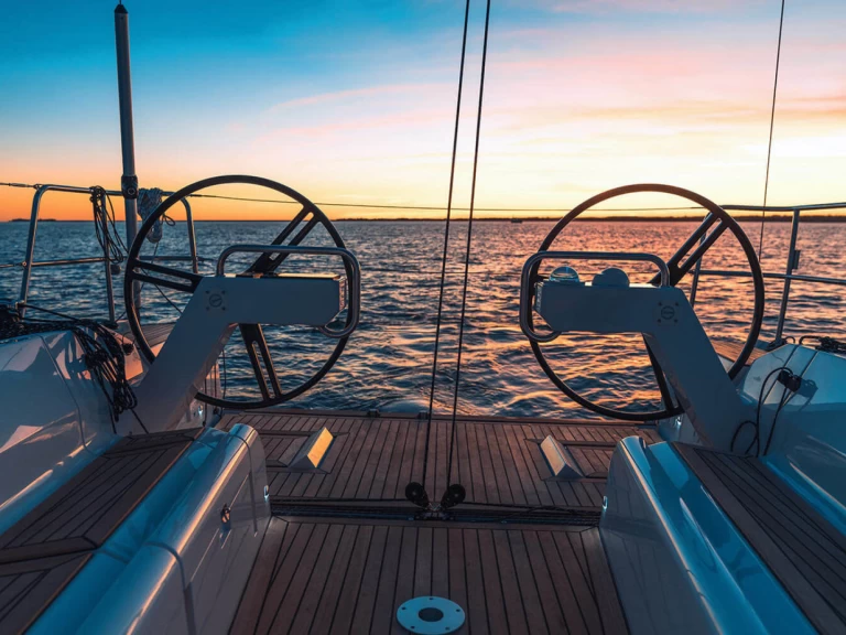 Elan E4 między profesjonalistami a osobami prywatnymi w Betina