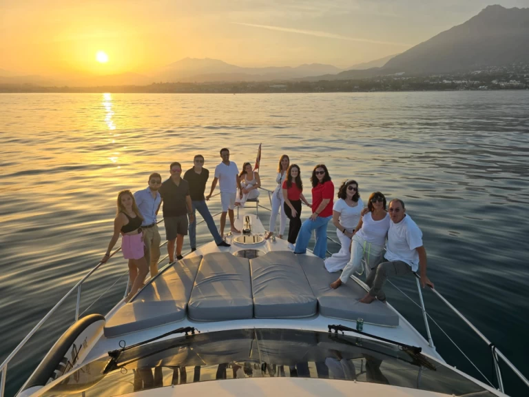 Wynajem łodzi Marbella tanio Majestic 46 Fly