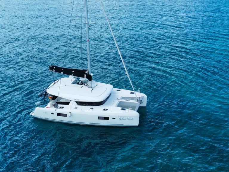 Lagoon Lagoon 42 między profesjonalistami a osobami prywatnymi w Eden Island