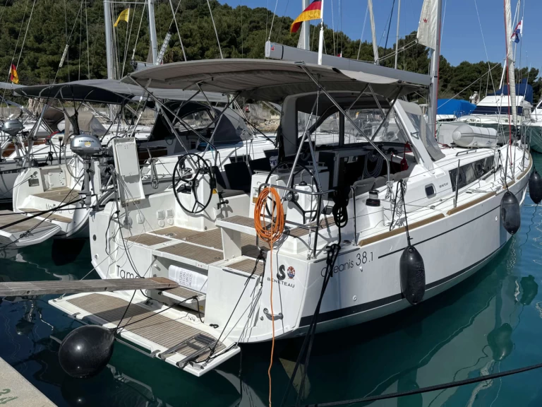 Wynajem w Rogoznica- Bénéteau Oceanis 38.1 na SamBoat