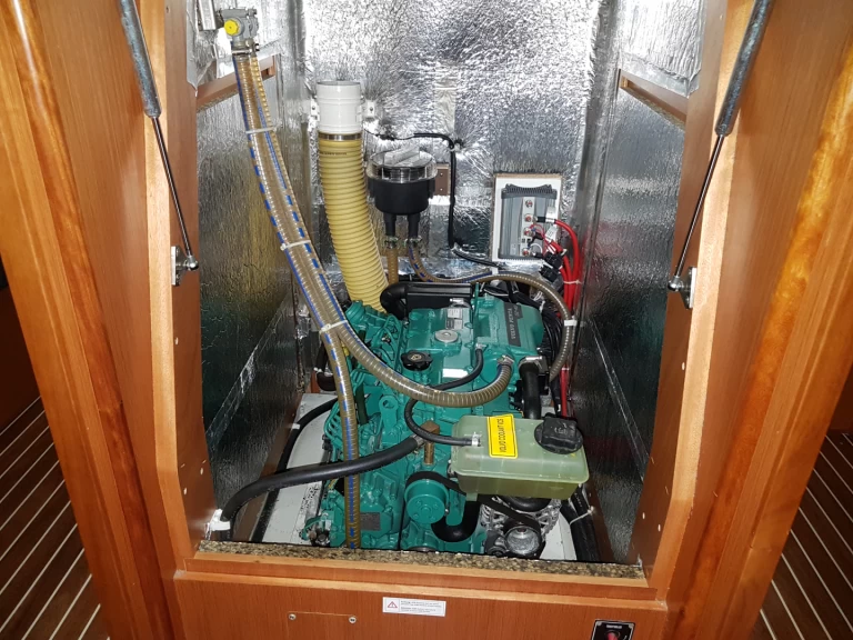 Bavaria Cruiser 41 między profesjonalistami a osobami prywatnymi w Lefkáda