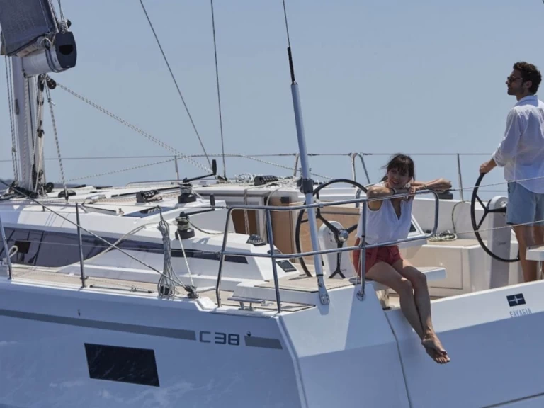 Bavaria Bavaria C38 między profesjonalistami a osobami prywatnymi w Francja