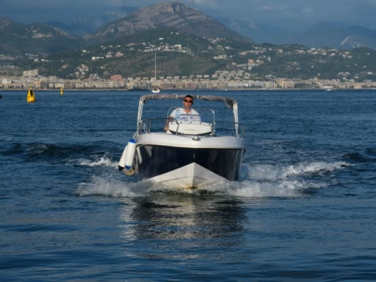 Orizzonti Syros 190 między profesjonalistami a osobami prywatnymi w Cetara