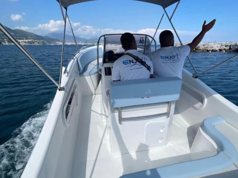 Motorówka do wynajmu w Cetara w najlepszej cenie