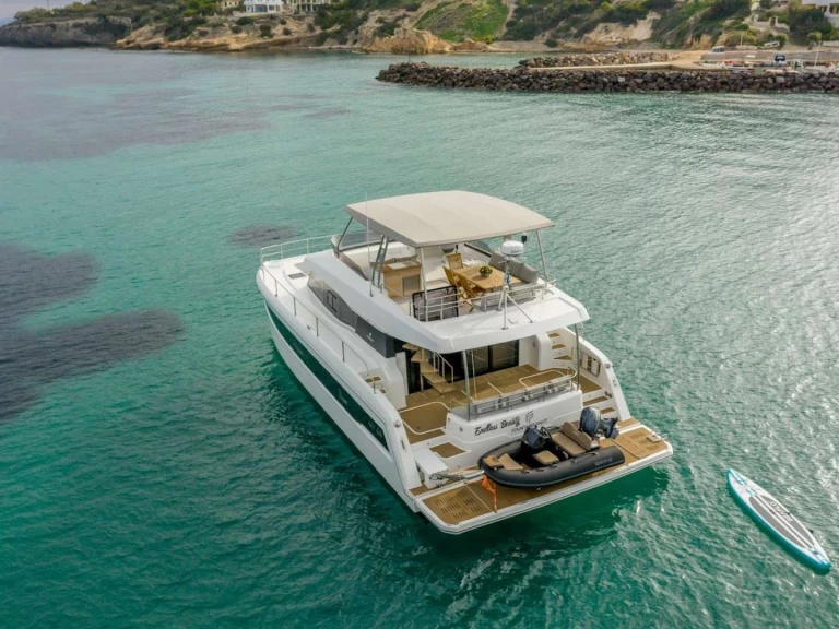 Wynajem Luksusowy jacht Fountaine Pajot z patentem 