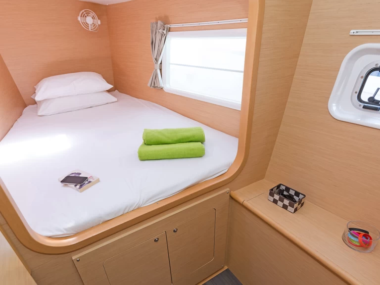 Wynajmij Lagoon Lagoon 380 w Lavrio