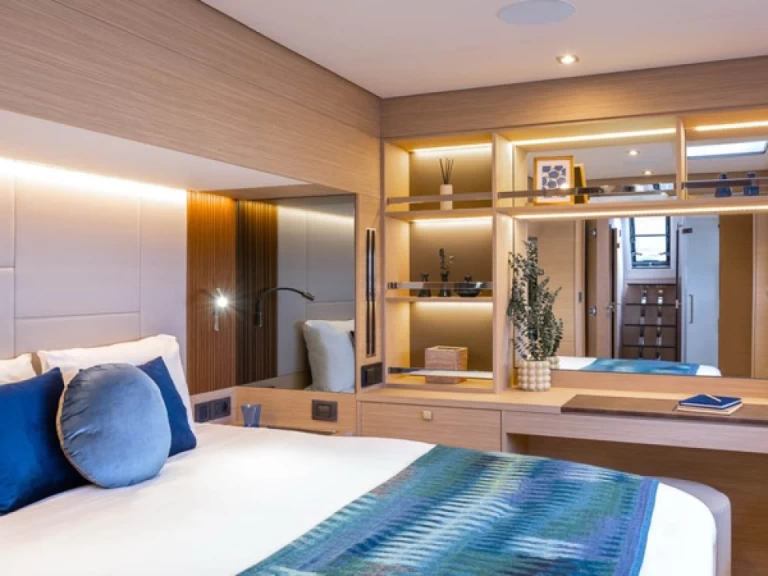 Wynajmij Katamaran z lub bez skippera Lagoon w Cugnana Verde