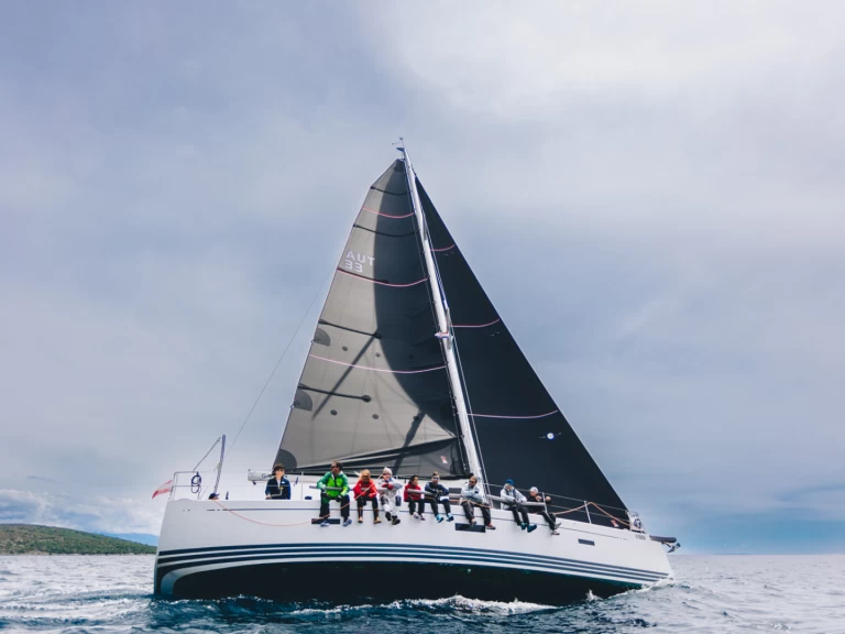 Wynajem Żaglowiec X-Yachts z patentem 
