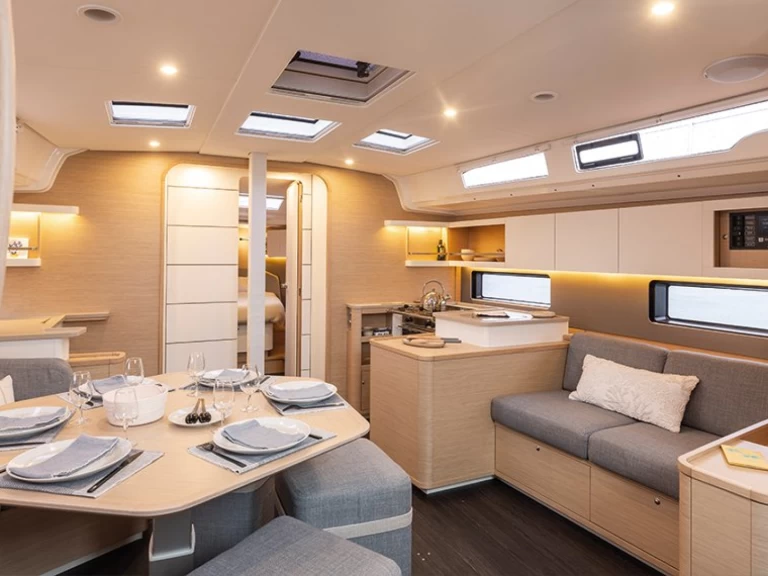 Wynajem Żaglowiec Dufour z patentem 