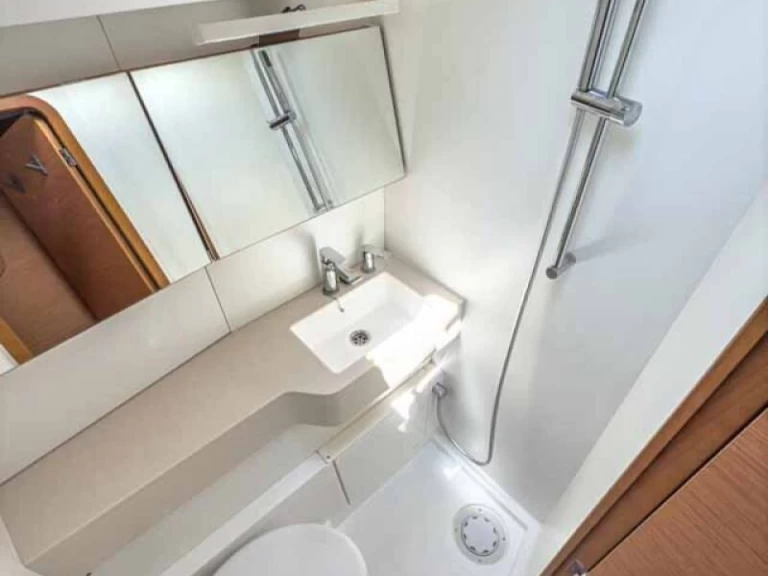 Dufour Dufour 41 między profesjonalistami a osobami prywatnymi w Procida