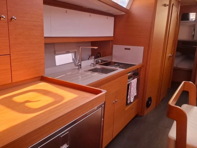 Wynajem Żaglowiec Dufour z patentem 