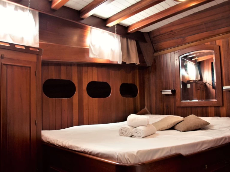 Żaglowiec do wynajmu w Milazzo w najlepszej cenie