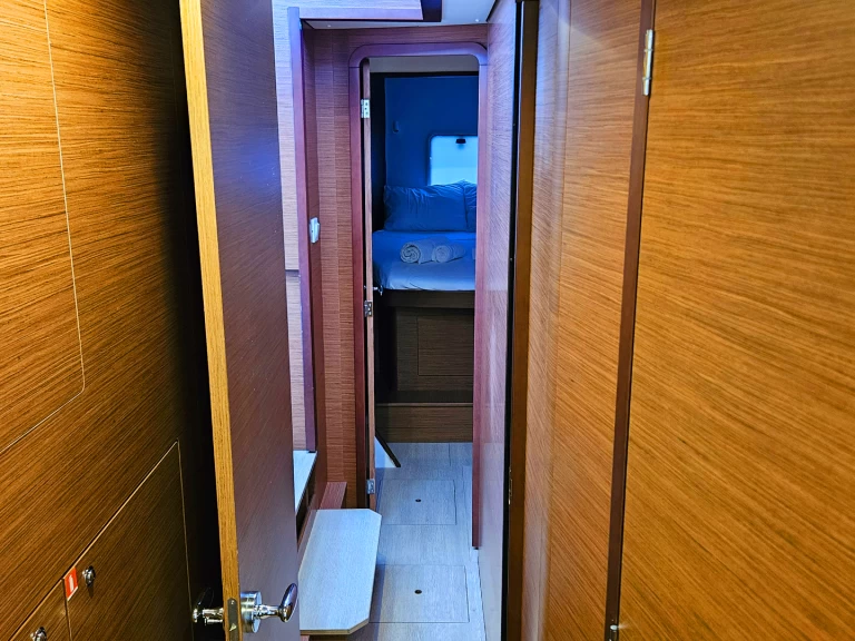 Wynajem Katamaran Lagoon z patentem 