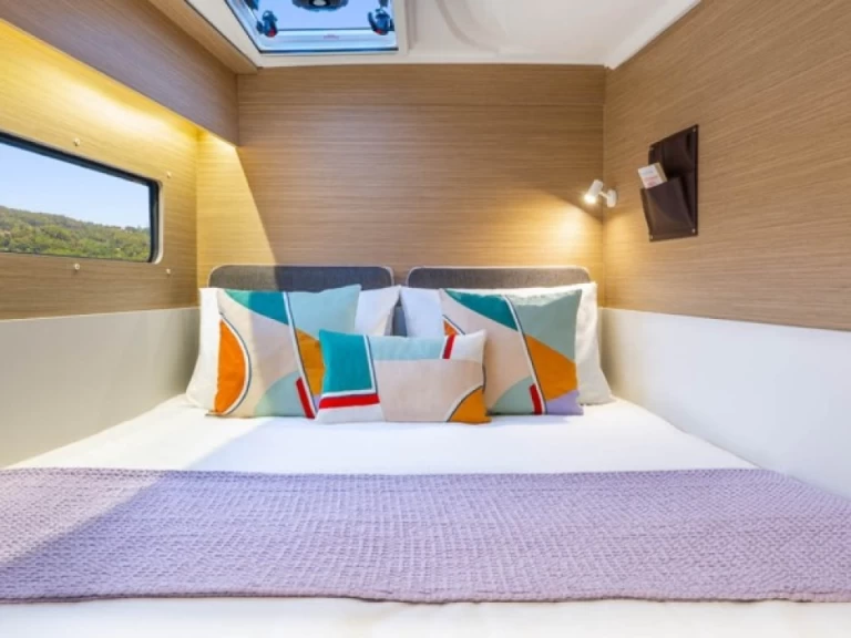 Wynajem Katamaran Lagoon z patentem 