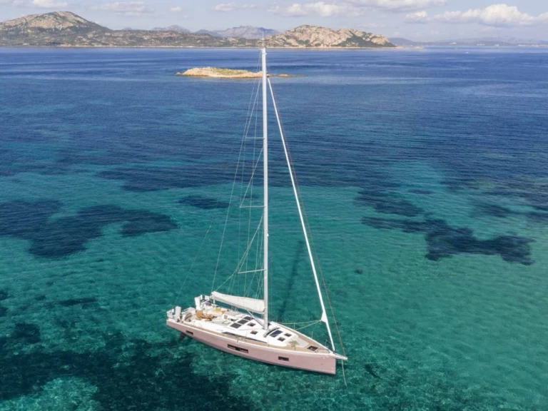 Wynajem Żaglowiec Bénéteau z patentem 