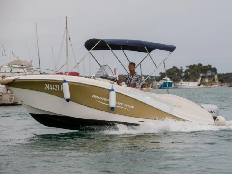 Motorówka do wynajmu w Rab w najlepszej cenie