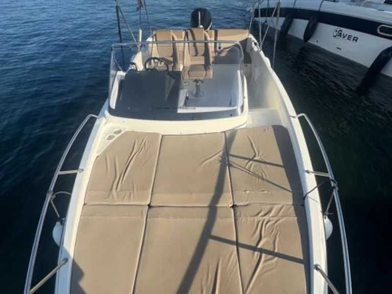 Wynajem łodzi Rab tanio Activ 675 Sundeck