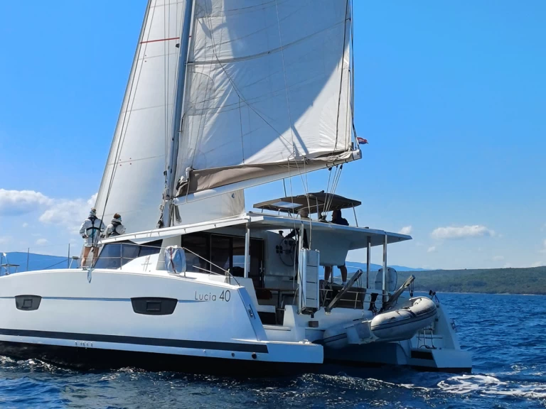 Wynajmij Fountaine Pajot Lucia 40 w Punat