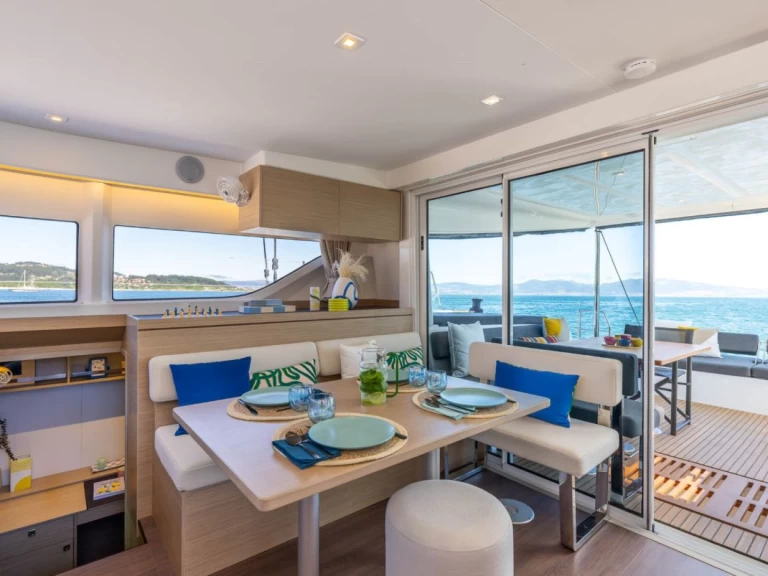 Lagoon Lagoon 43 między profesjonalistami a osobami prywatnymi w Palma de Mallorca